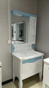 Best High Grade Blue And White PVC Bathroom Cabinet Mirrored Bathroom Vanity wholesale
