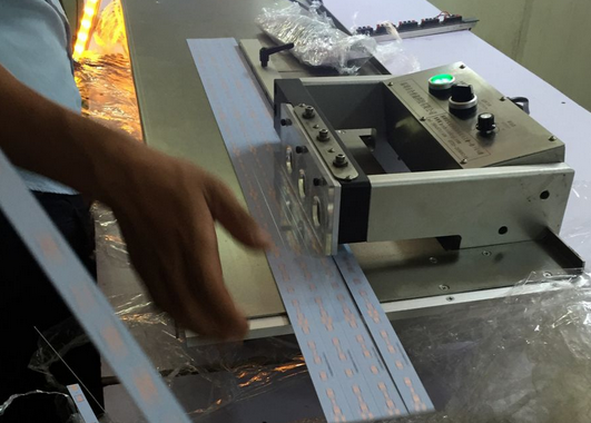 PCB Separator Machine For V Groove PCB Panel Depaneling With Six Blades