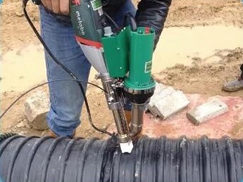 DWC Pipes Hand Held Plastic Extrusion Welder Automatic 2KG/H For Fish Pond