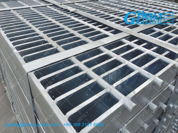 Cheap Heavy Duty Bar Grating | 10mm Round Cross Bar | 60X10mm load bar | 80micron zinc layer - Hesly Gratng China Factory for sale