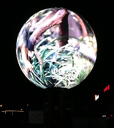 Shopping Mall and Events Essential DC5V Waterproof IP43 Sphere LED Screen The Best Choice