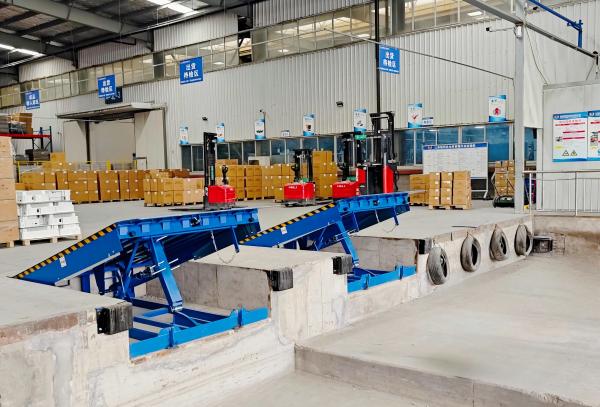 Cheap Manual Operation Heavy Duty Construction Mechanical Dock Leveler For Safe Loading Unloading With Safety Legs for sale