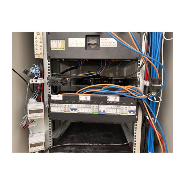 40U Standard 19inch Outdoor Enclosure Hybrid Power Cabinet With Solar Energy And Power System