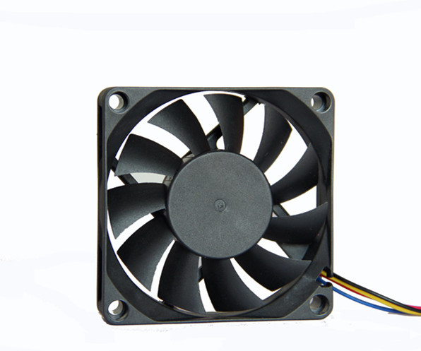 Smart Fan Control For Car Cooling Sytem 12V 4500 RPM Cooling Fan 7015 Platics Frame and Impeller