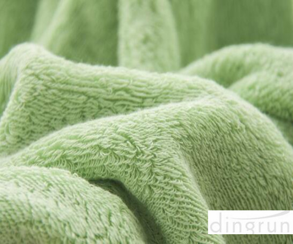 Non Formaldehyde Youth Plush Custom Printed Beach Towels 70*140cm Bright Color Design