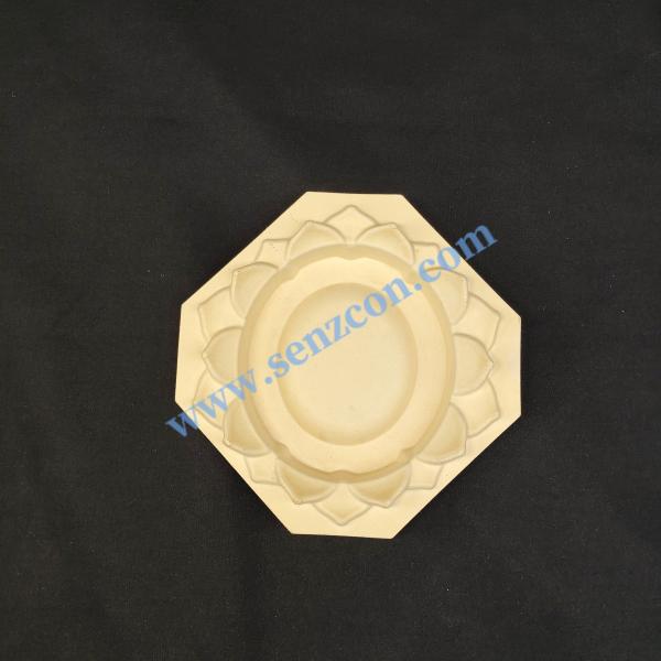 Factory direct supply of yellow pulp-molded lotus-shaped packaging bases, used for jewelry and food. Environmentally friendly, degradable, scratch