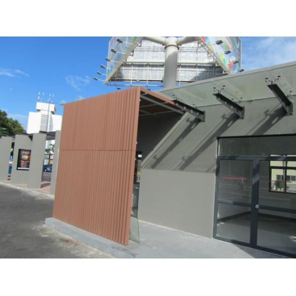 Waterproof Outdoor WPC Decking Fence with Wood Grain Pattern and Brushed Surface Design