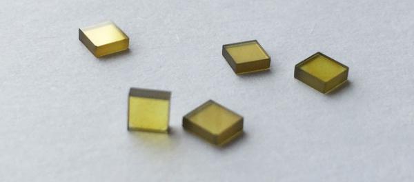 Cheap SCD-RS Yellow HPHT Synthetic Diamonds , Single Crystal Diamond Good Transparency for sale