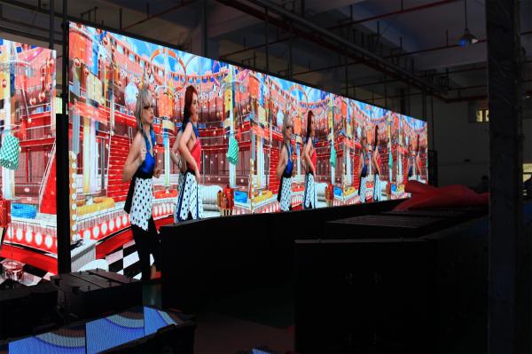 RGB Indoor Full Color LED Display Synchronous Adjustment Varioussignal Source