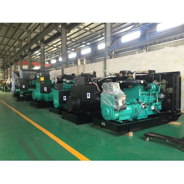 3 Phase 50Hz / 60Hz 150KW Cummins Diesel Generator