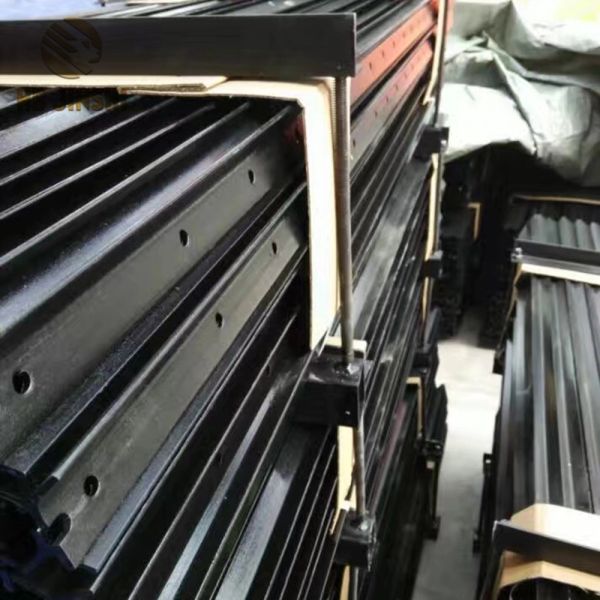 1.5 M Length Metal Fence Posts Hot Dipped Galvanized Bulk Star Pickets