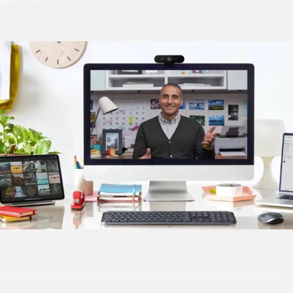 4K PRO WEBCAM 4K Webcam with HDR and Noise-canceling Mics