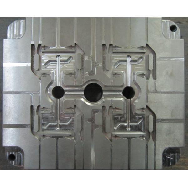 8 Cavity Mold Multi Injection Molding Blown Plastic LDPE Clips Sub Gates