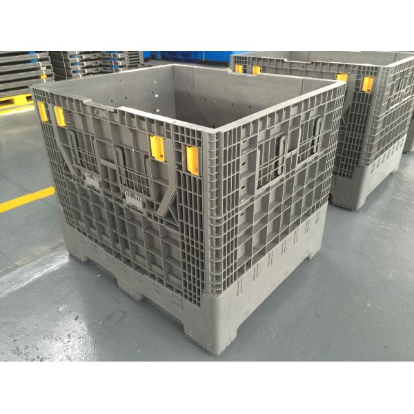 Recyclable foldable collapsible HDPE plastic pallet bin/container