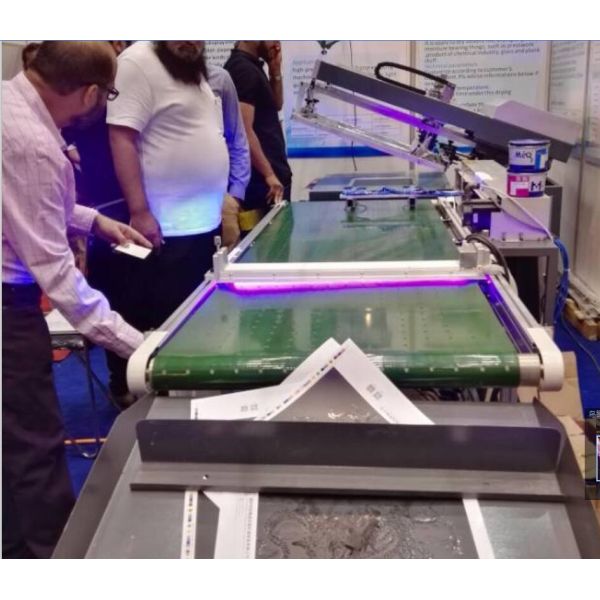 Thick LED Uv Curing Varnish 100% Dried , Shinning 3 Dimension Image