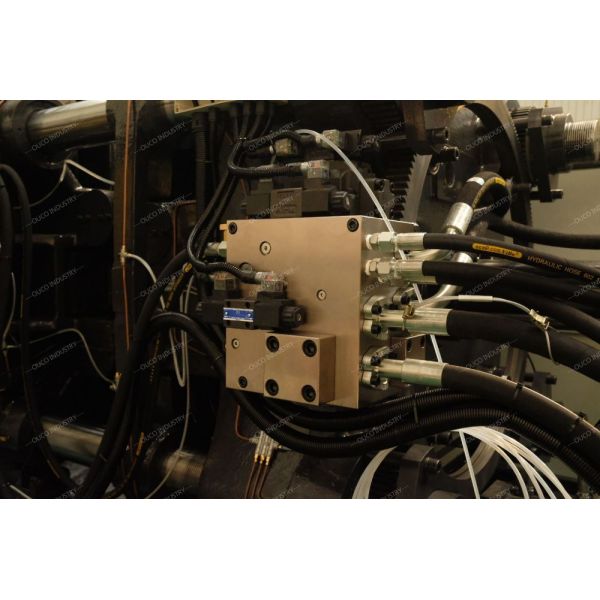 98t Blue Servo Motor Injection Molding Machine Making Plastic Cup High Performance High Output