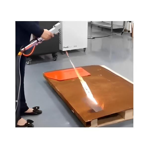 1000w Laser Rust Removal Machine CW For Cleaning Rusty Metal Car Shipbuilding Industry