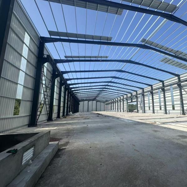 Source Prefabricated Warehouse Steel Structure Building with Cutting Service and Aluminum Alloy Window at Easy Installation