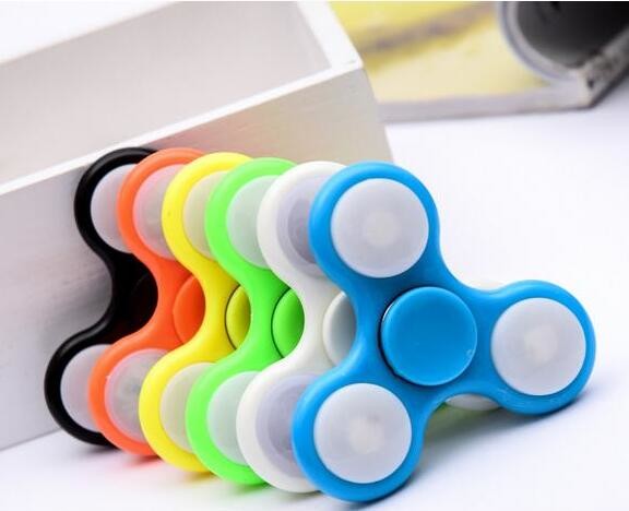 Hot selling Fidget Hand Spinner with LED light for relieve stress 1109