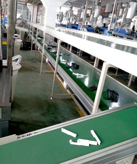 Automation Workshop CE Servo Manipulator With Carbon Steel Conveyor Belt