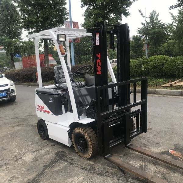 TCM 15 Used Electric Forklift With 3m 1.5Ton Lifting Machine With Core Engine Component Powerful Battery