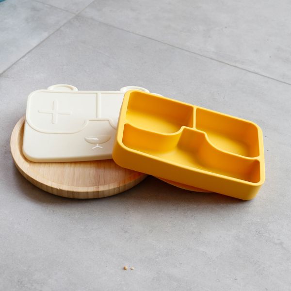 Convenient Round Silicone Baby Feeder for Healthy and Safe Nutrient Delivery