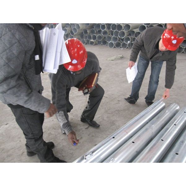 Q345 Overlap Type Telecomminication Towers Anti - Corrosion With Platform