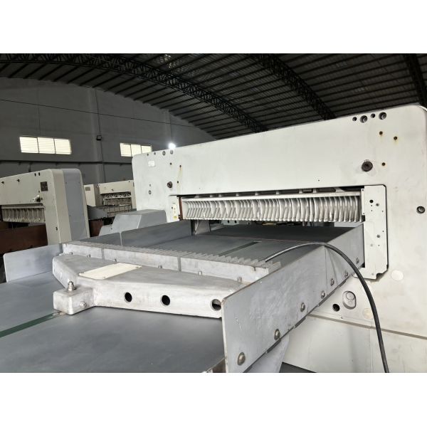 Highly Versatile Polar 155E Paper Cutting Machine Paper Guillotine Paper Cutting Machinery