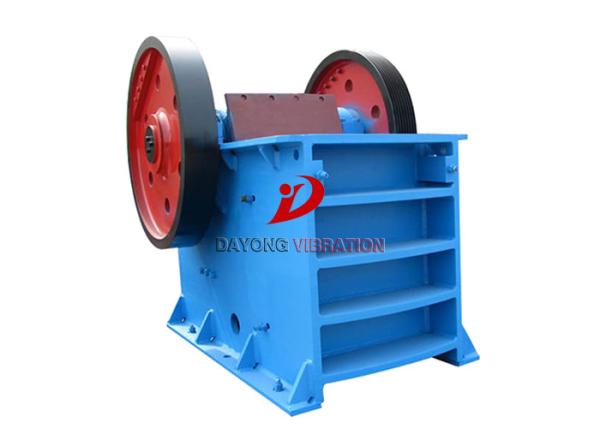 Stable Running Plastic Piece Linear Vibrating Screen With Multi-function