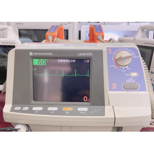 NIHON KOHDEN Defibrillator Service And Repair TEC-7621C with Handle Batteries
